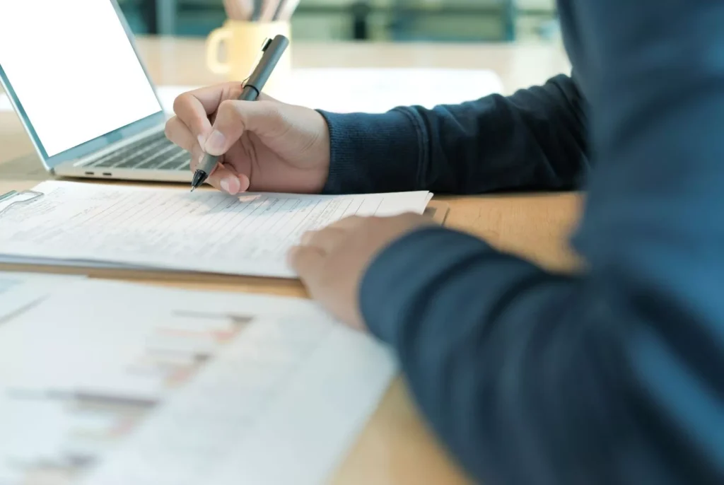 Jak zrezygnować z VAT?